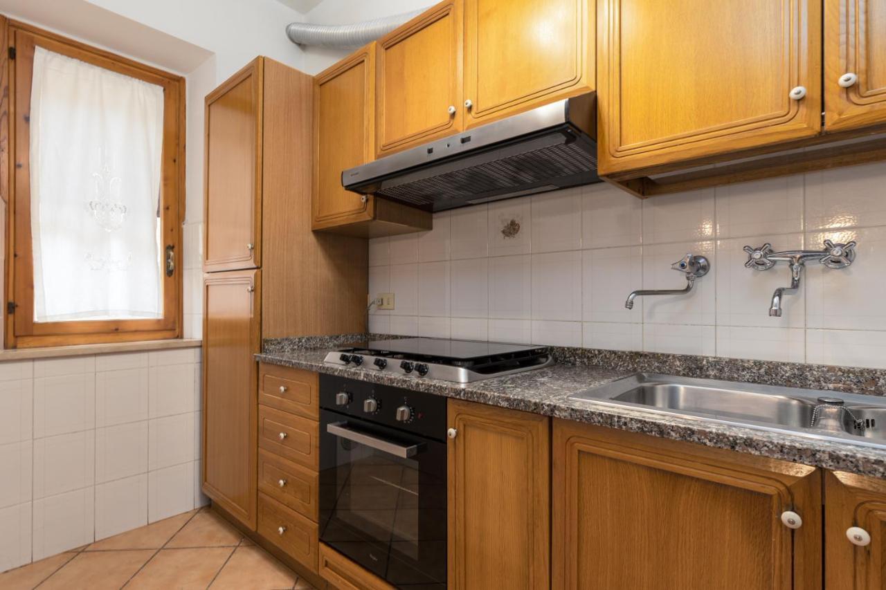Enchanting Flat With Patio In Abbadia A Isola Monteriggioni Luaran gambar