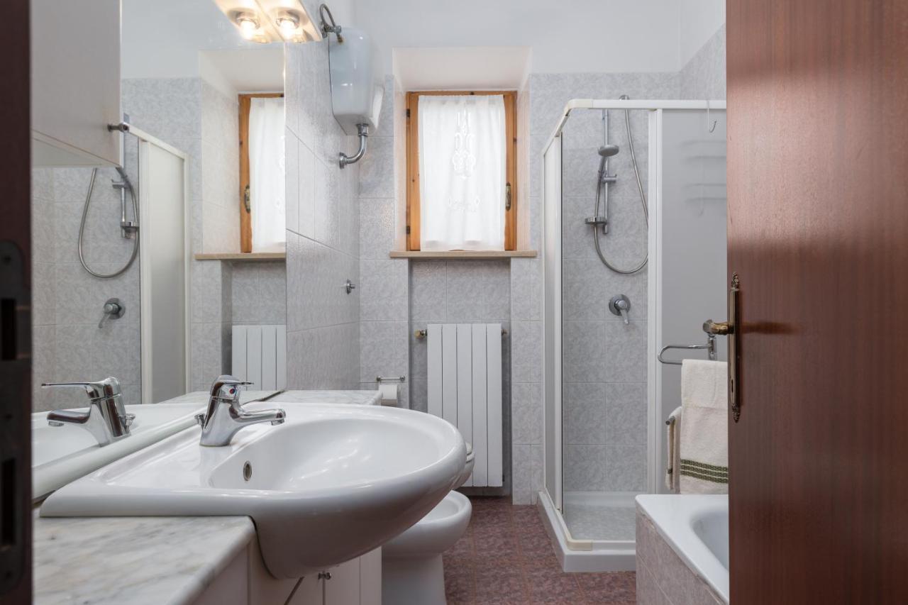 Enchanting Flat With Patio In Abbadia A Isola Monteriggioni Luaran gambar