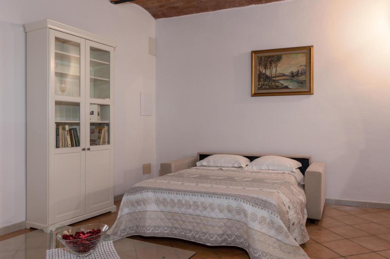 Enchanting Flat With Patio In Abbadia A Isola Monteriggioni Luaran gambar