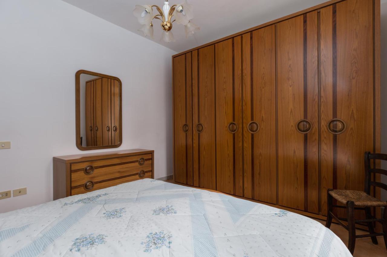 Enchanting Flat With Patio In Abbadia A Isola Monteriggioni Luaran gambar